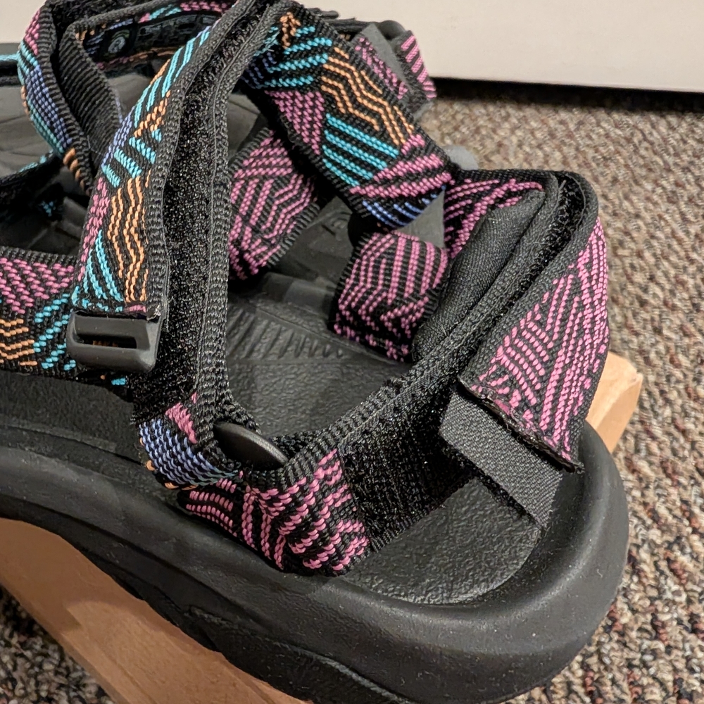 New!! Teva Women's Hurricane Multicolor Strappy Sandals - Size 6 - Picture 8 of 10